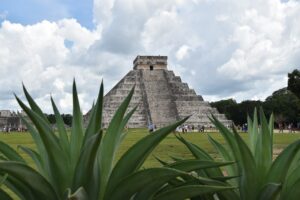 historical landmarks Chichen Itza